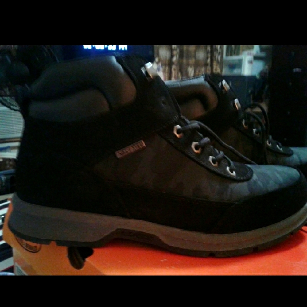 Men's lug insulated boots